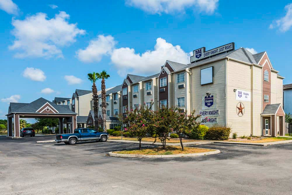 Knights Inn and Suites San Antonio Downtown/Market Square